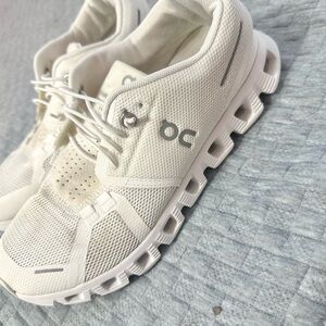 Onclouds, worn twice but too small for me. Woman’s size 7!